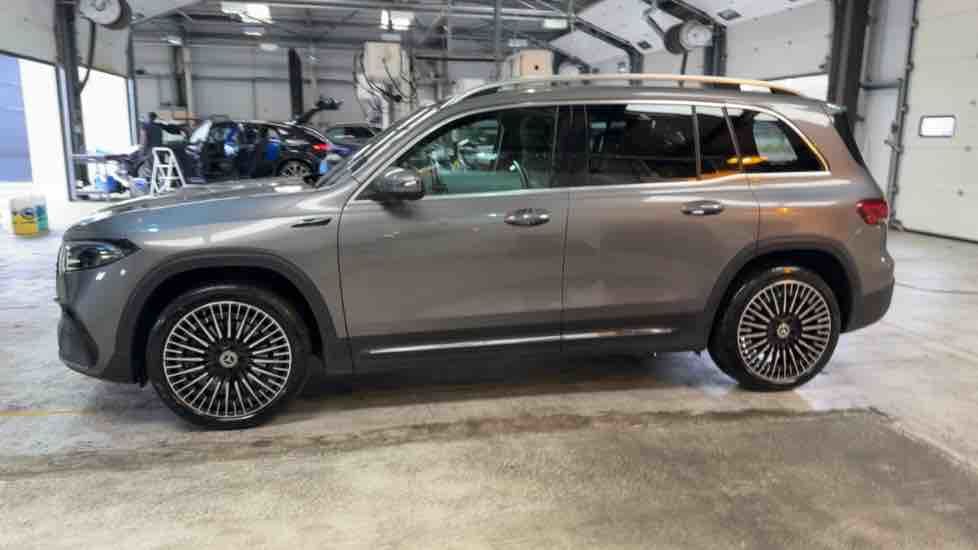 More views of Mercedes-Benz EQB