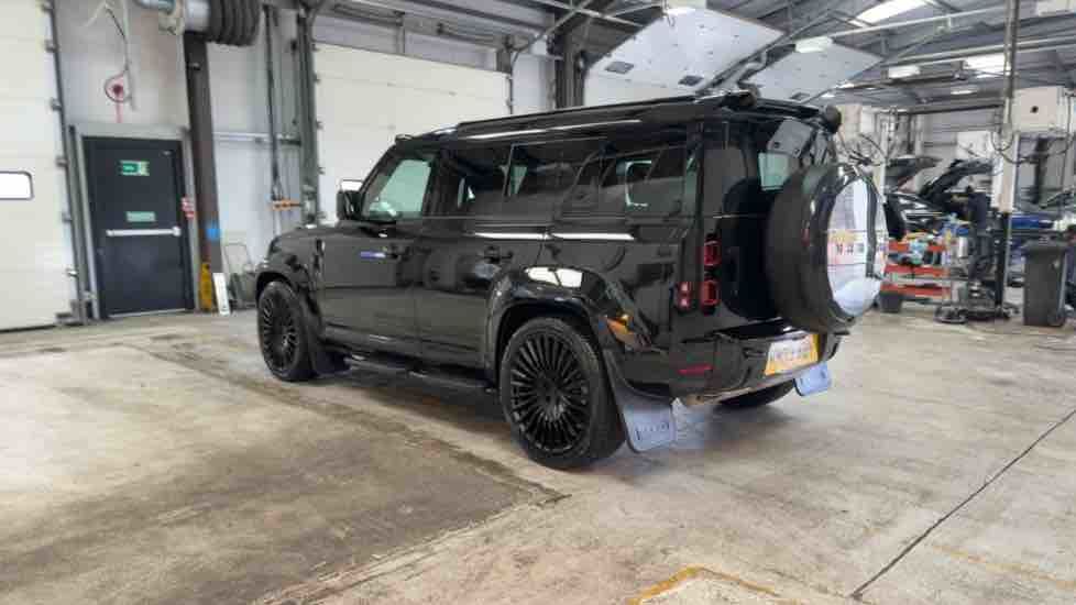 More views of Land Rover Defender 110