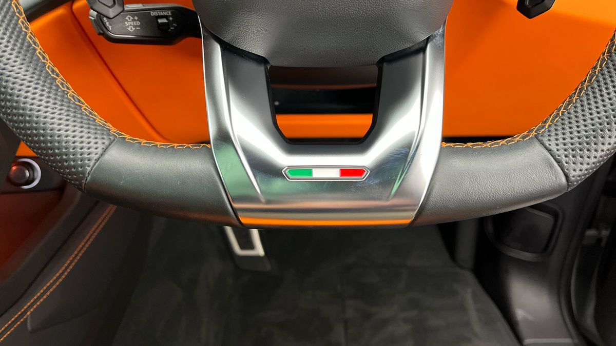 Lamborghini Urus Image 27