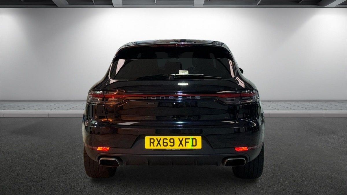 Porsche Macan Image 4