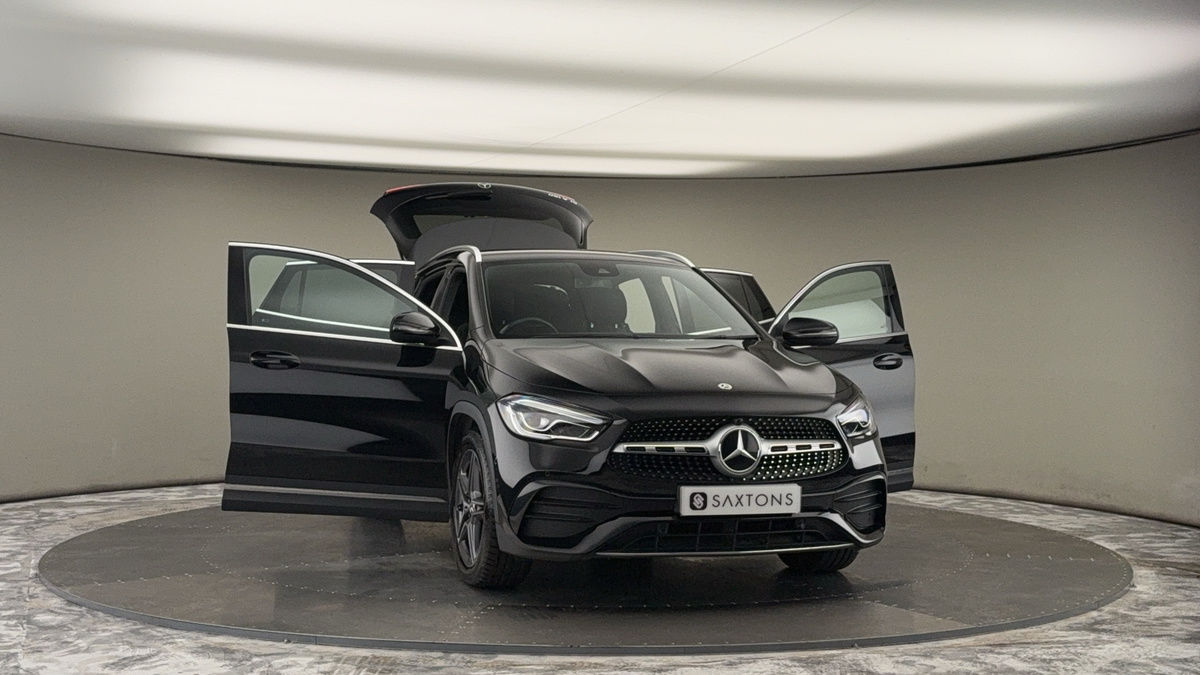 More views of Mercedes-Benz GLA