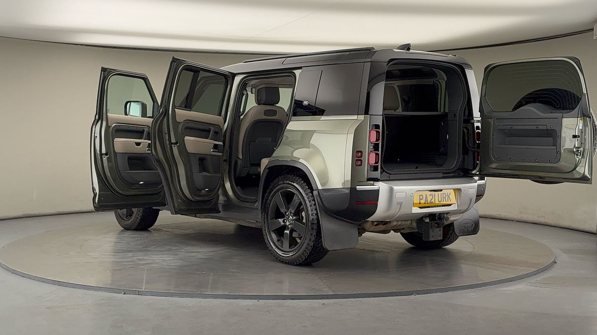 More views of Land Rover Defender 110