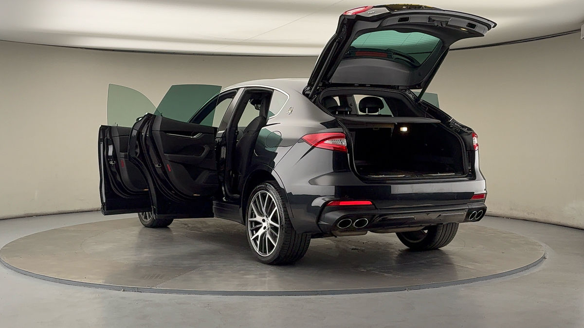 Maserati Levante Image 23