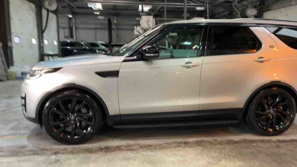 More views of Land Rover Discovery