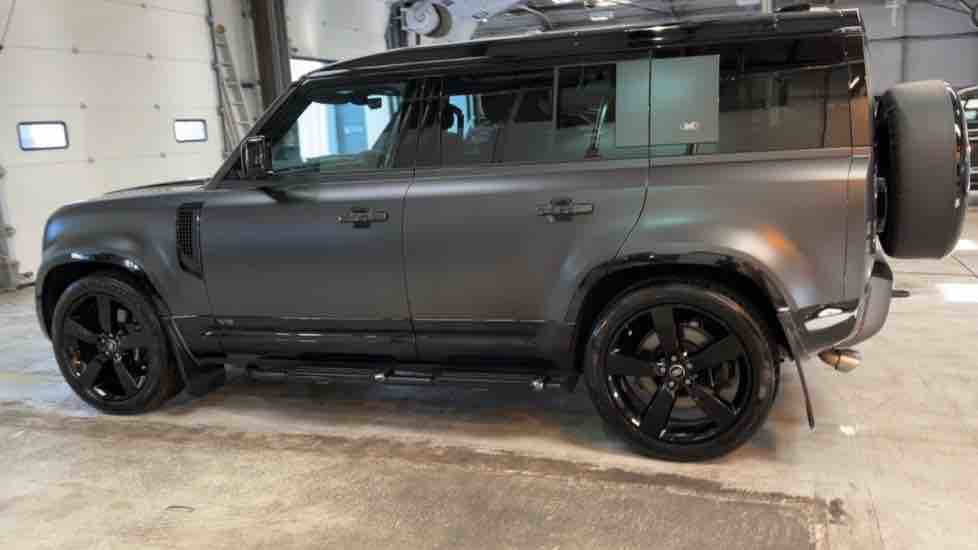 More views of Land Rover Defender 110