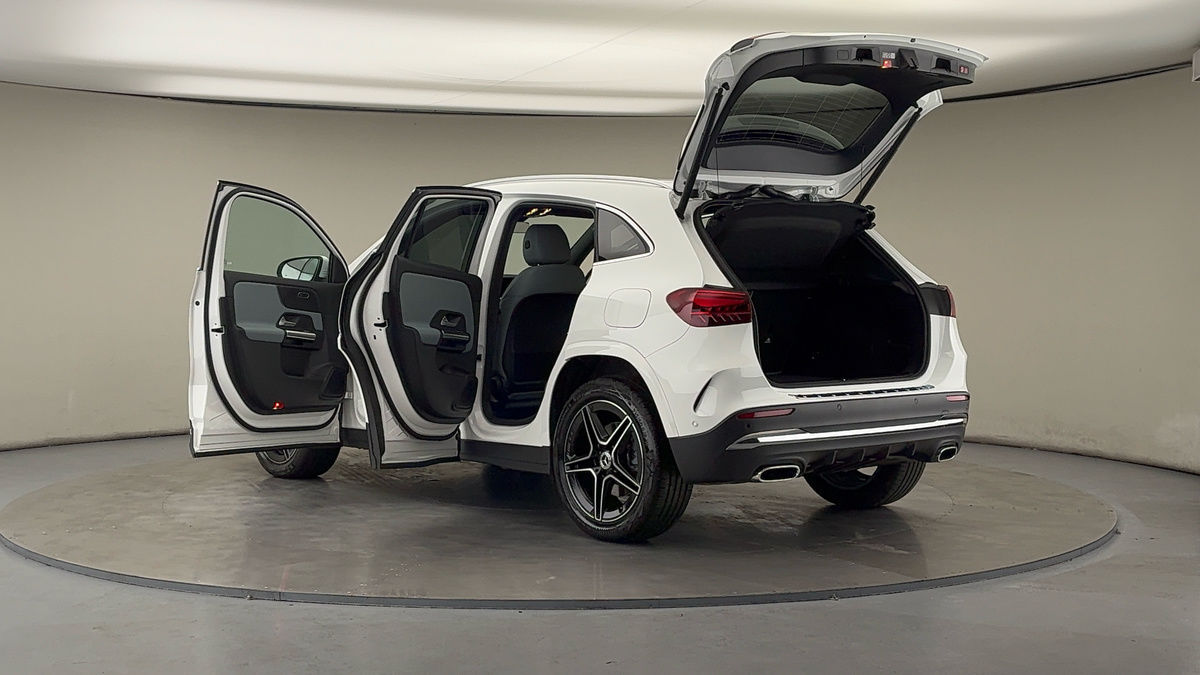 More views of Mercedes-Benz GLA