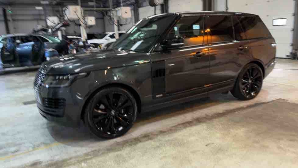 More views of Land Rover Range Rover