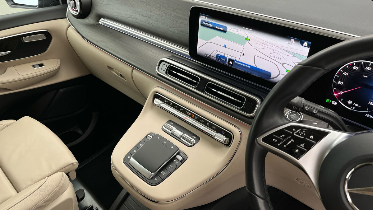 Mercedes-Benz V Class Image 18