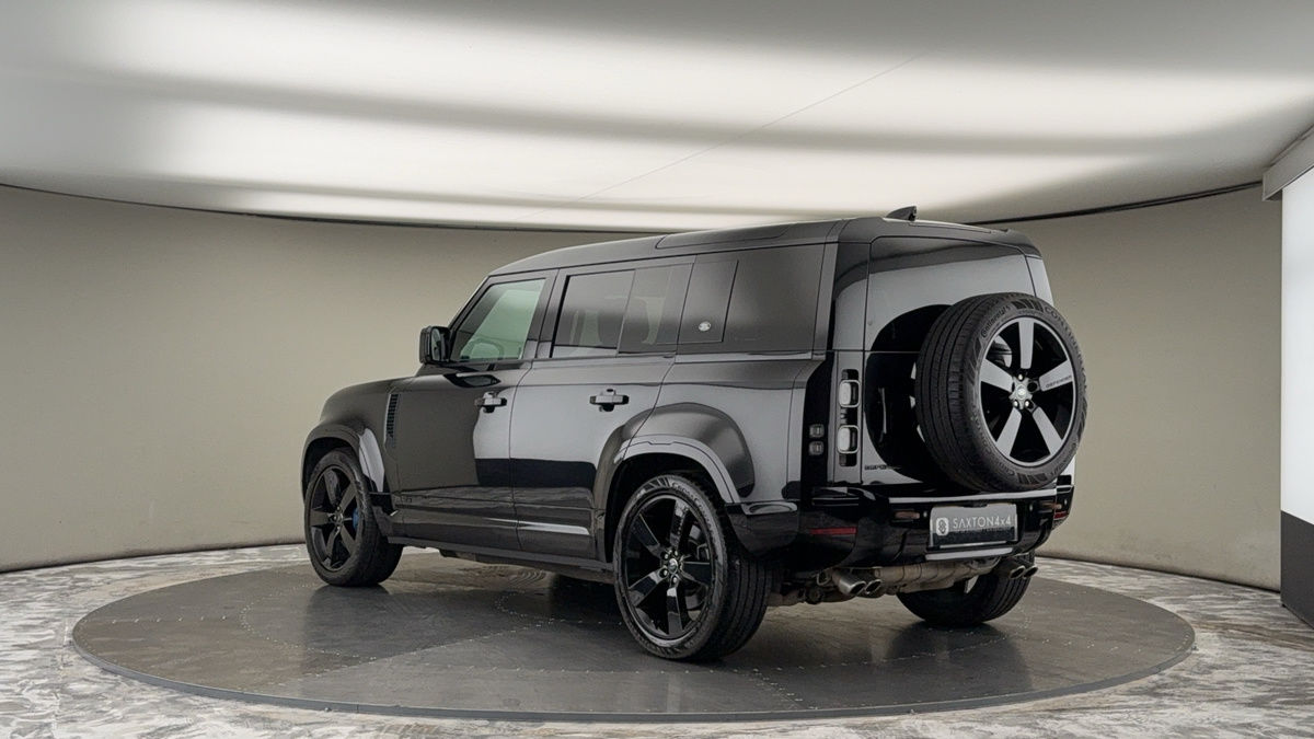 Land Rover Defender 110 Image 2
