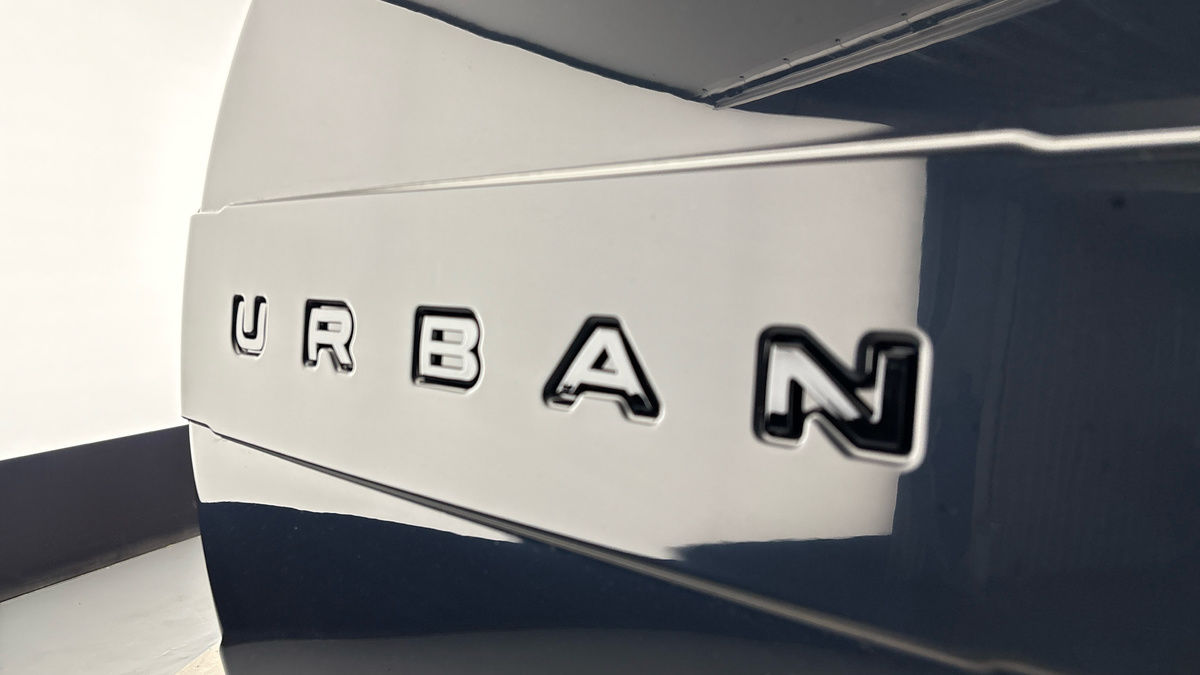 Land Rover Defender 130 Urban Image 30