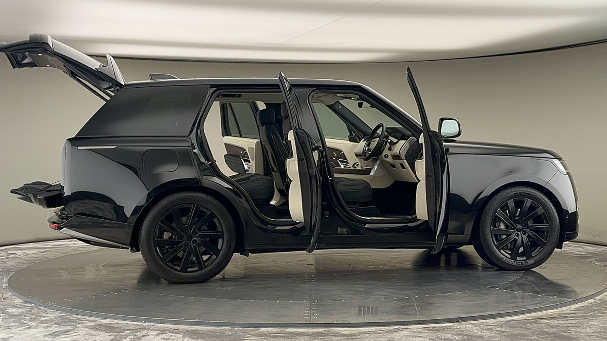 More views of Land Rover Range Rover