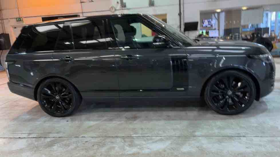 More views of Land Rover Range Rover