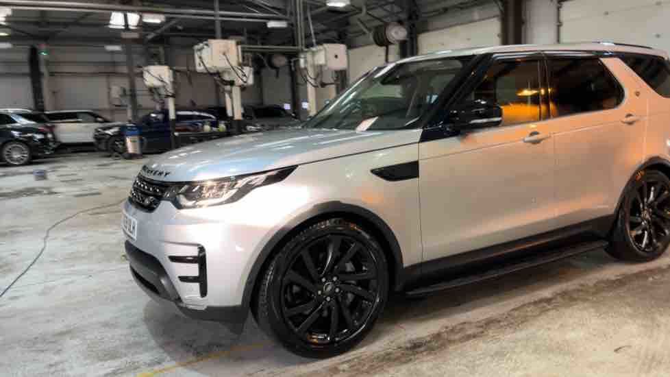 More views of Land Rover Discovery