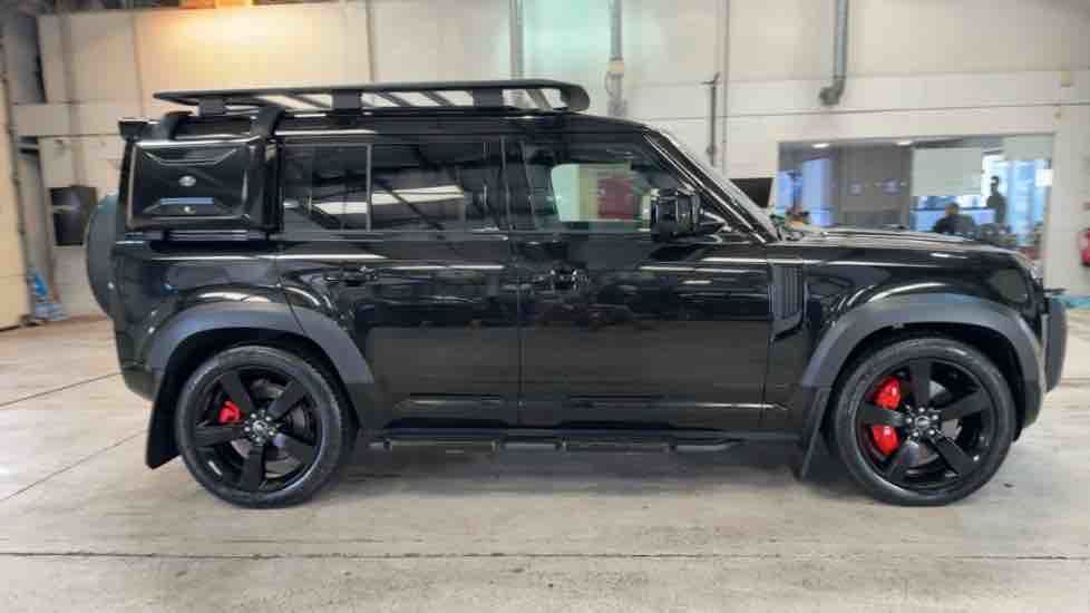 More views of Land Rover Defender 110
