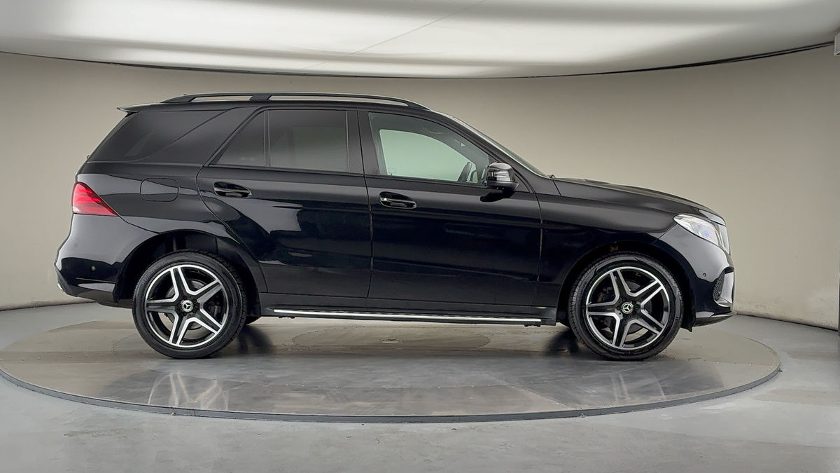 Mercedes-Benz GLE Image 16