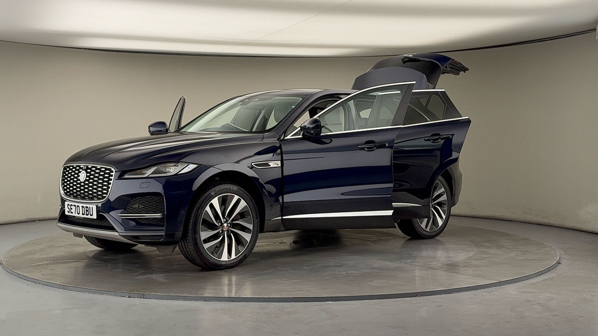Jaguar F-PACE Image 22