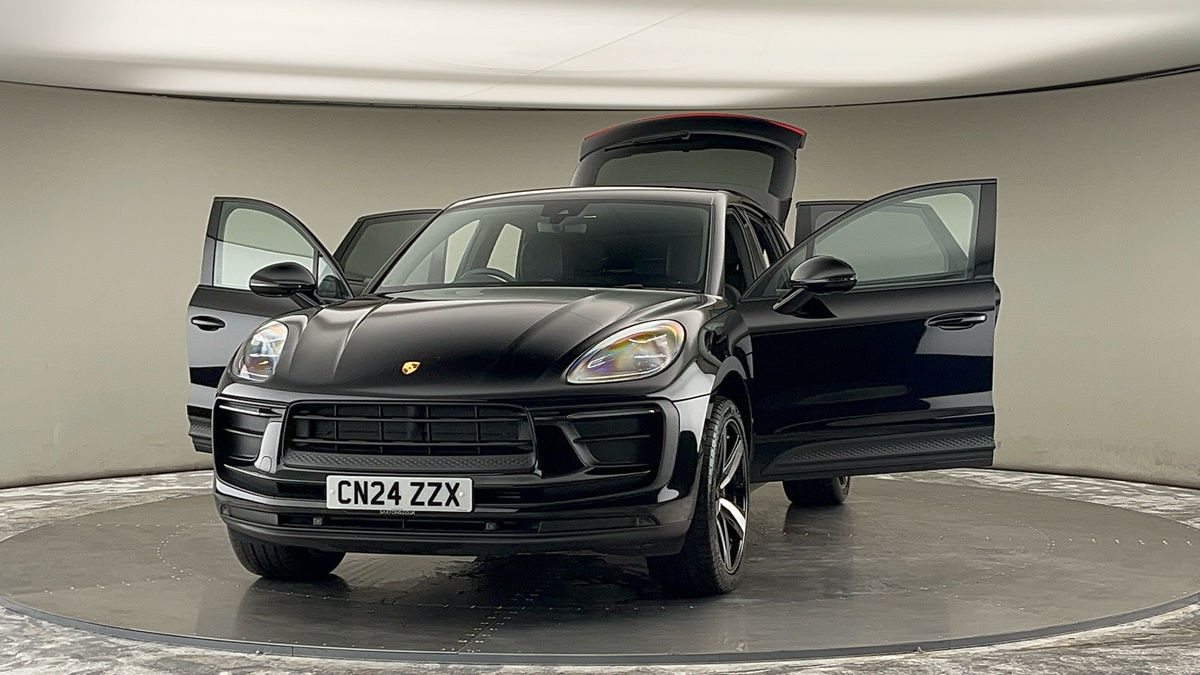 More views of Porsche Macan