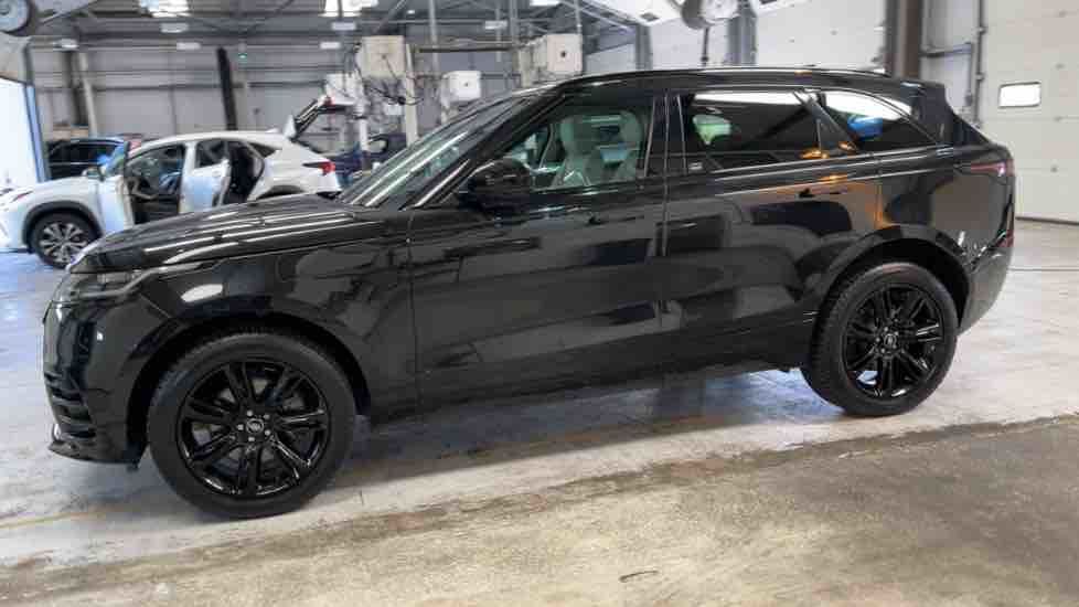 More views of Land Rover Range Rover Velar