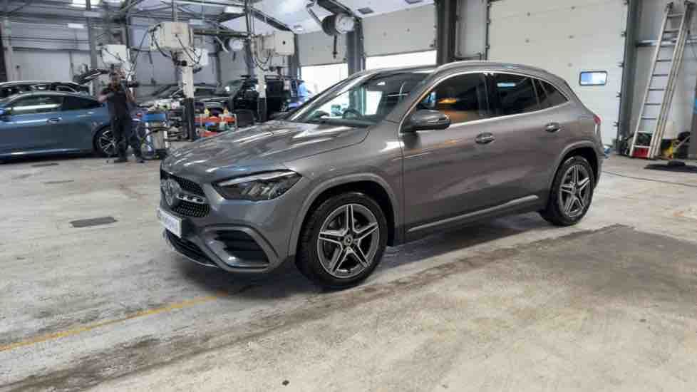 More views of Mercedes-Benz GLA