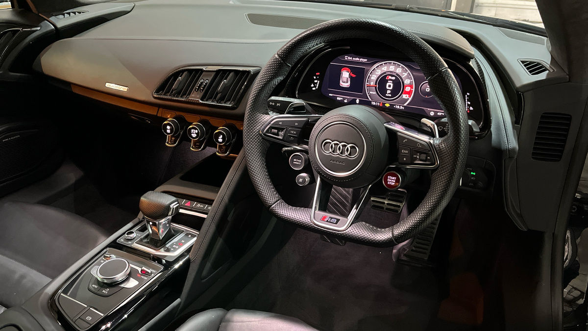 Audi R8 Image 12