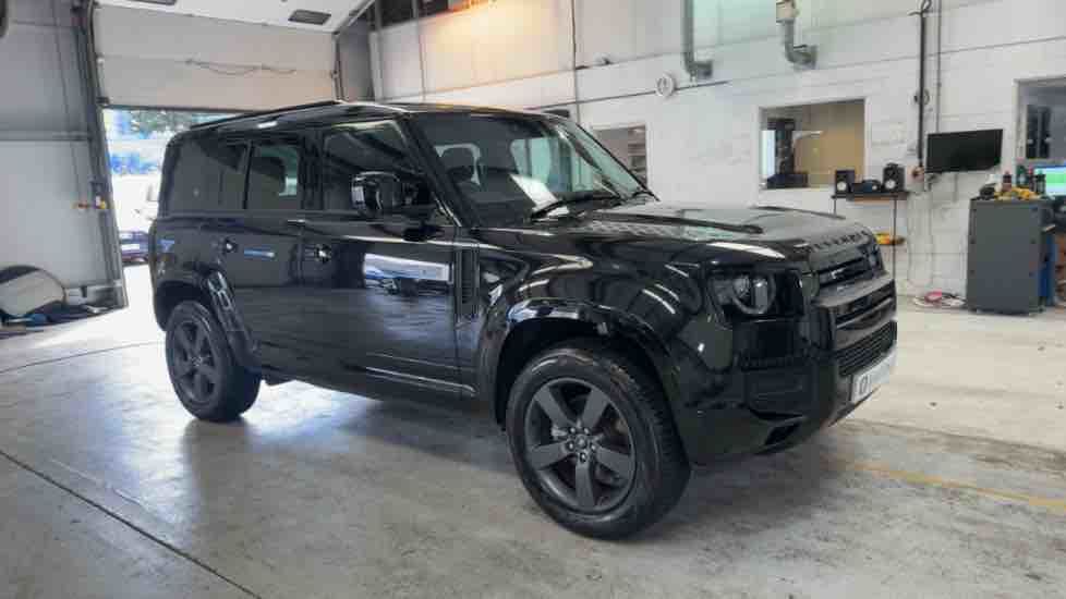 More views of Land Rover Defender 110