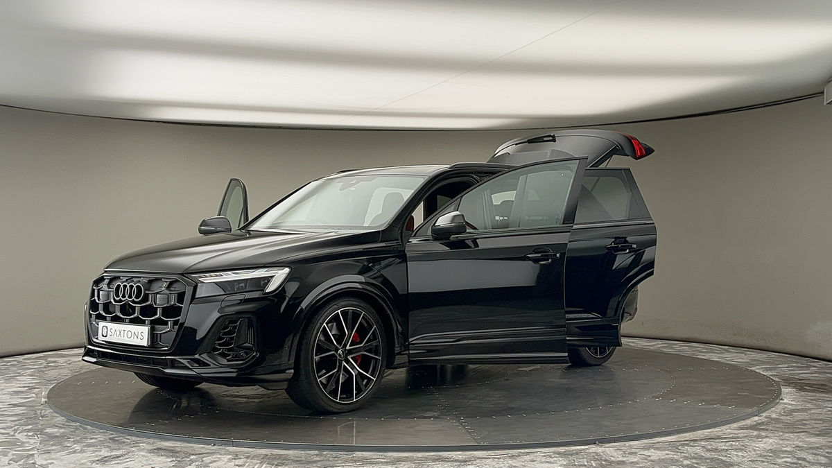 More views of Audi SQ7