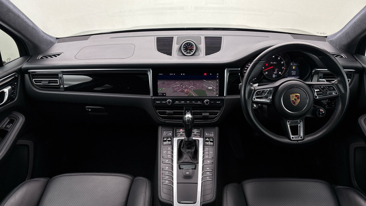 Porsche Macan Image 12