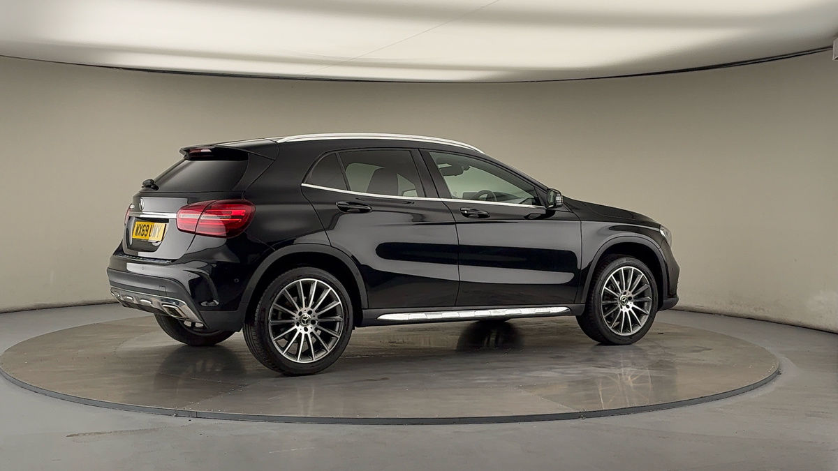 More views of Mercedes-Benz GLA