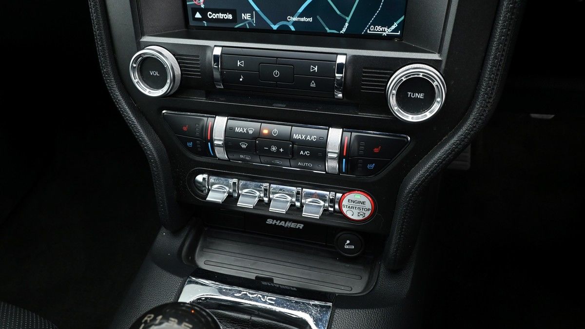 Ford Mustang Image 12