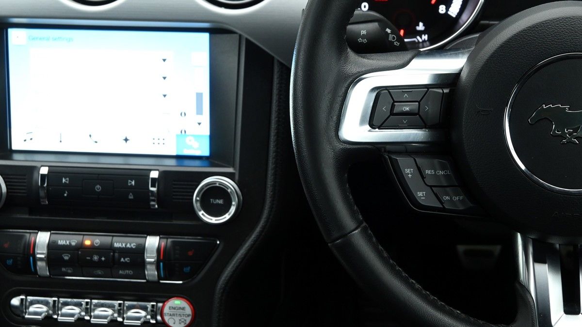 Ford Mustang Image 15