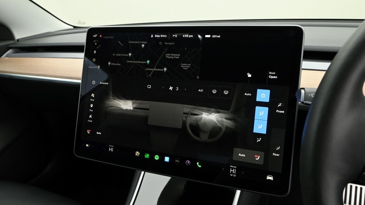 Tesla Model 3 Image 12