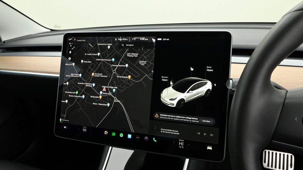 Tesla Model 3 Image 11