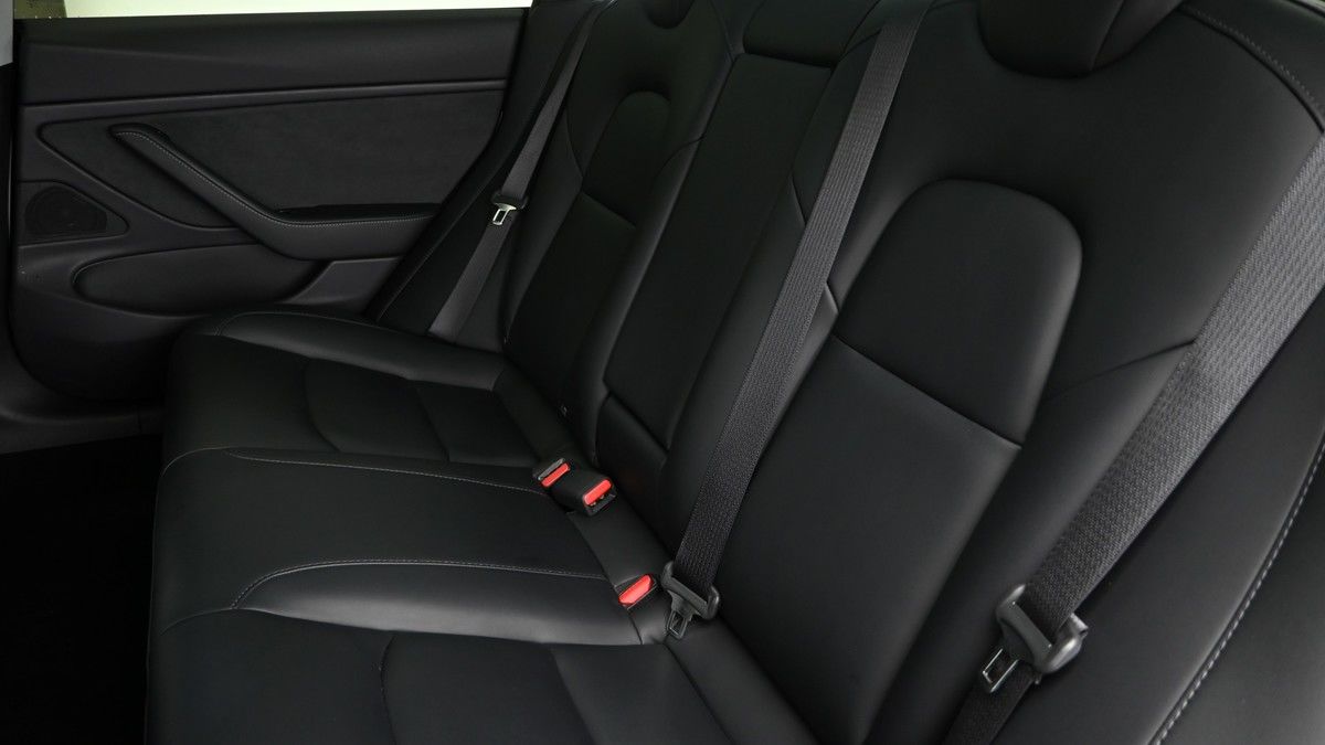 Tesla Model 3 Image 5