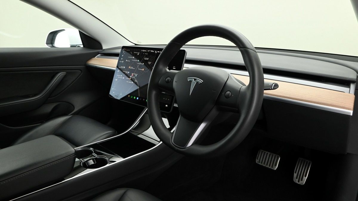 Tesla Model 3 Image 3