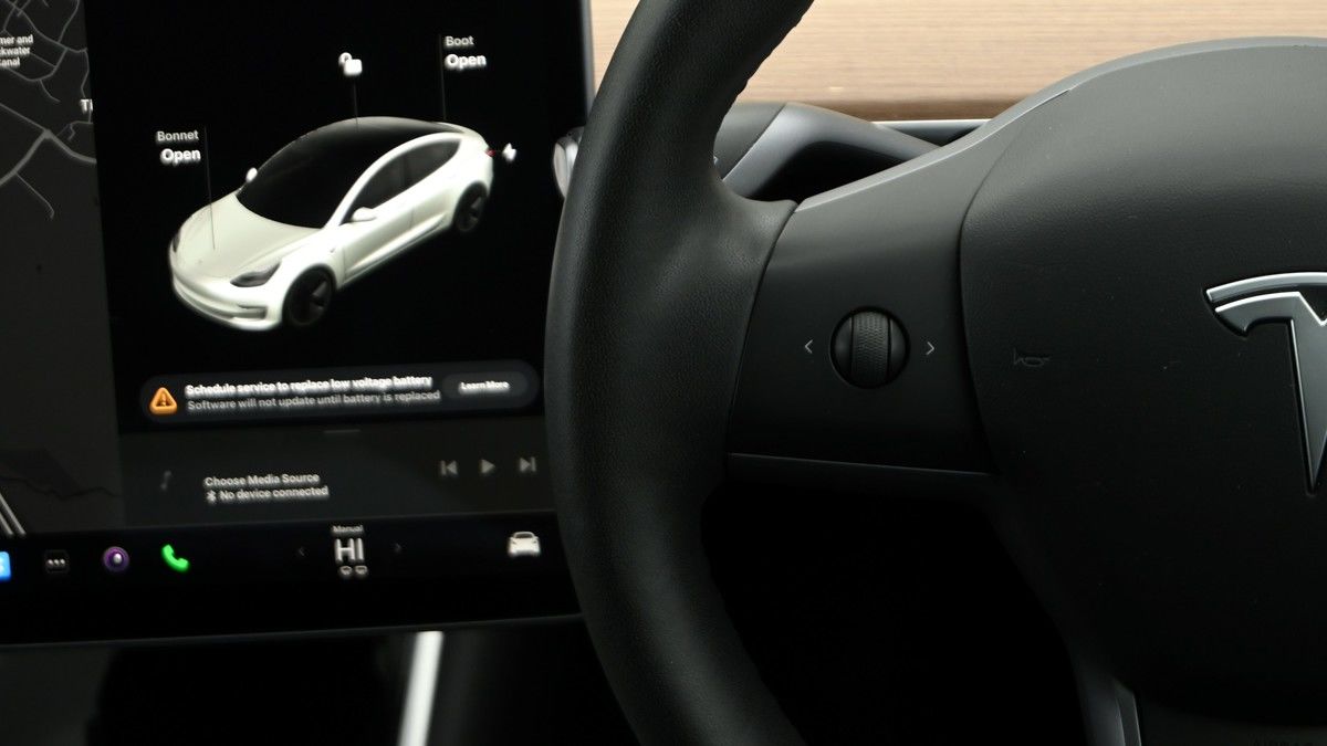 Tesla Model 3 Image 15