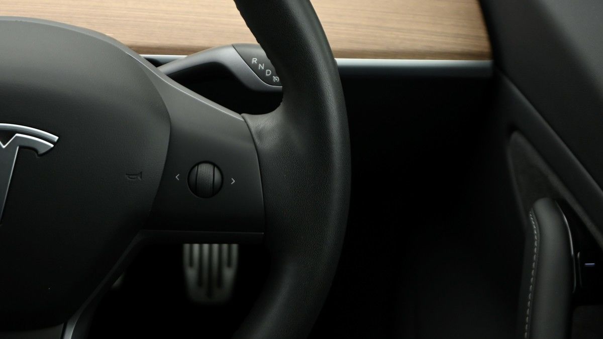 Tesla Model 3 Image 16