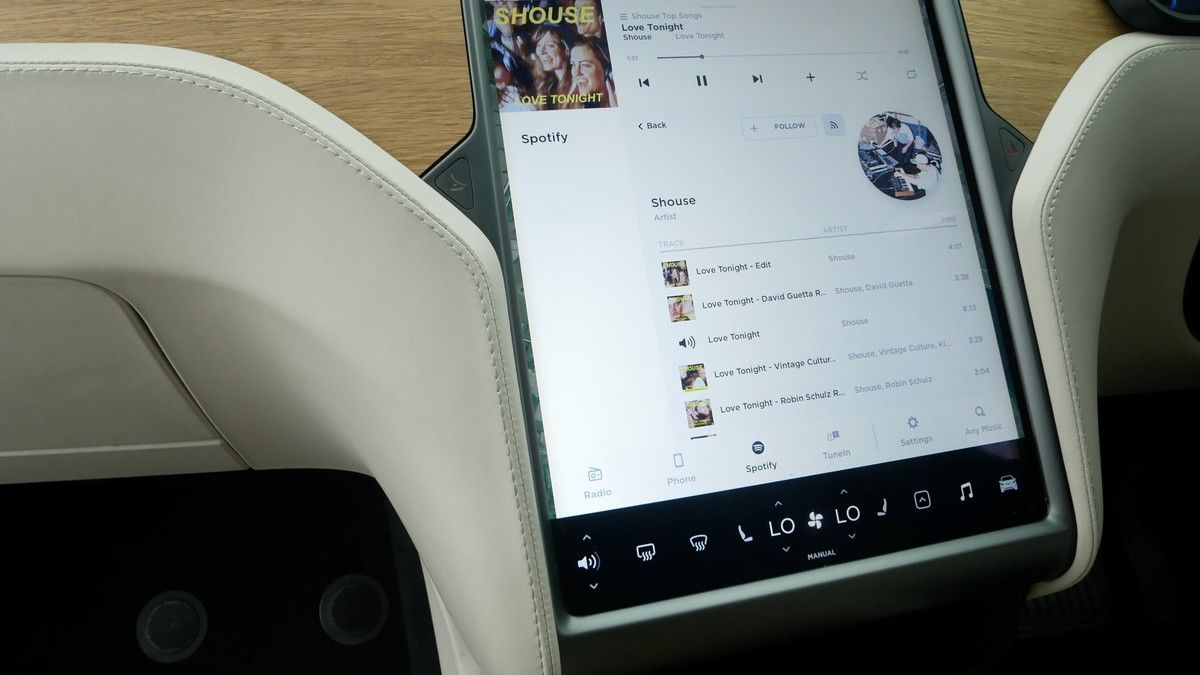 Tesla Model X Image 12