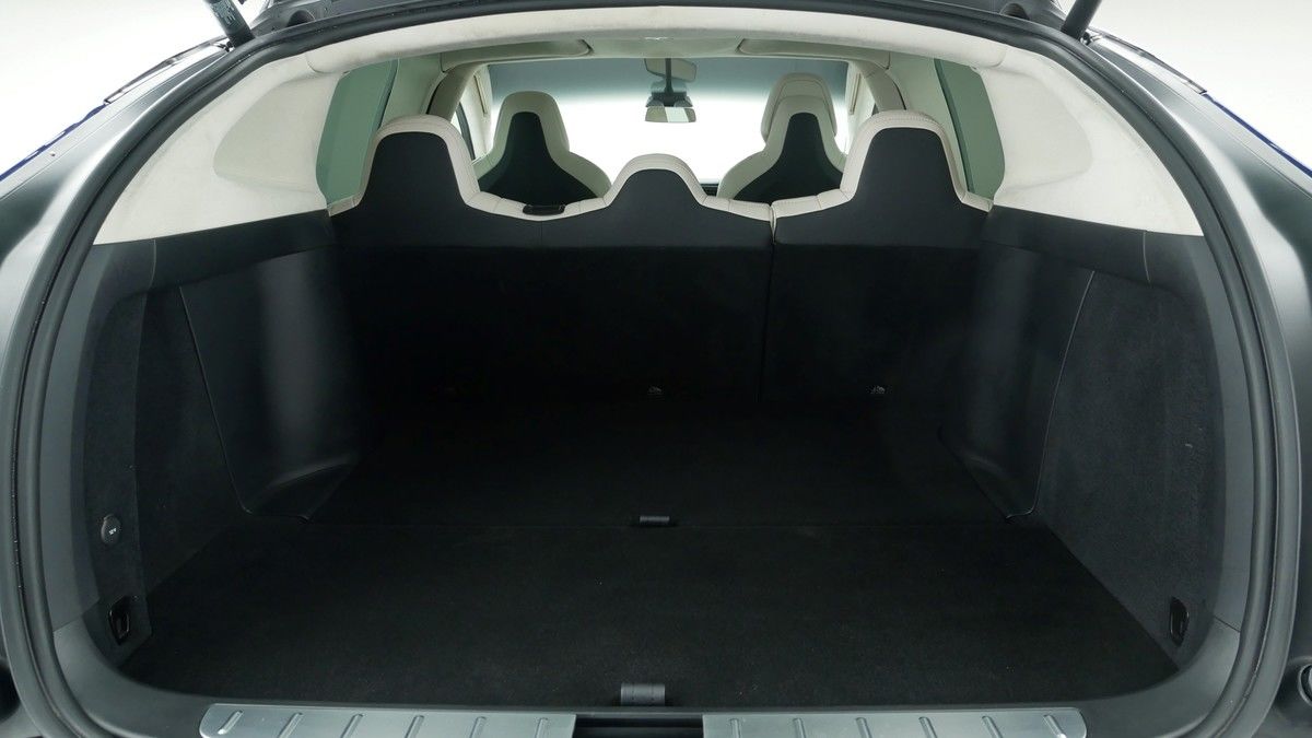 Tesla Model X Image 10