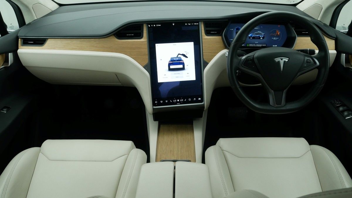 Tesla Model X Image 14