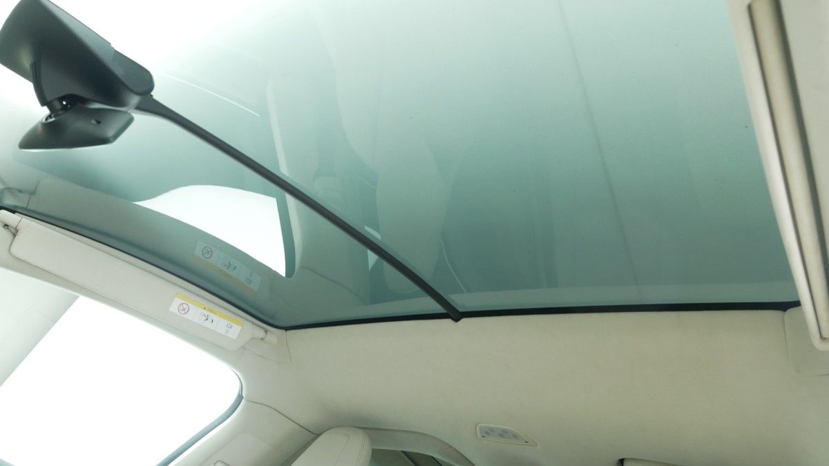 Tesla Model X Image 2