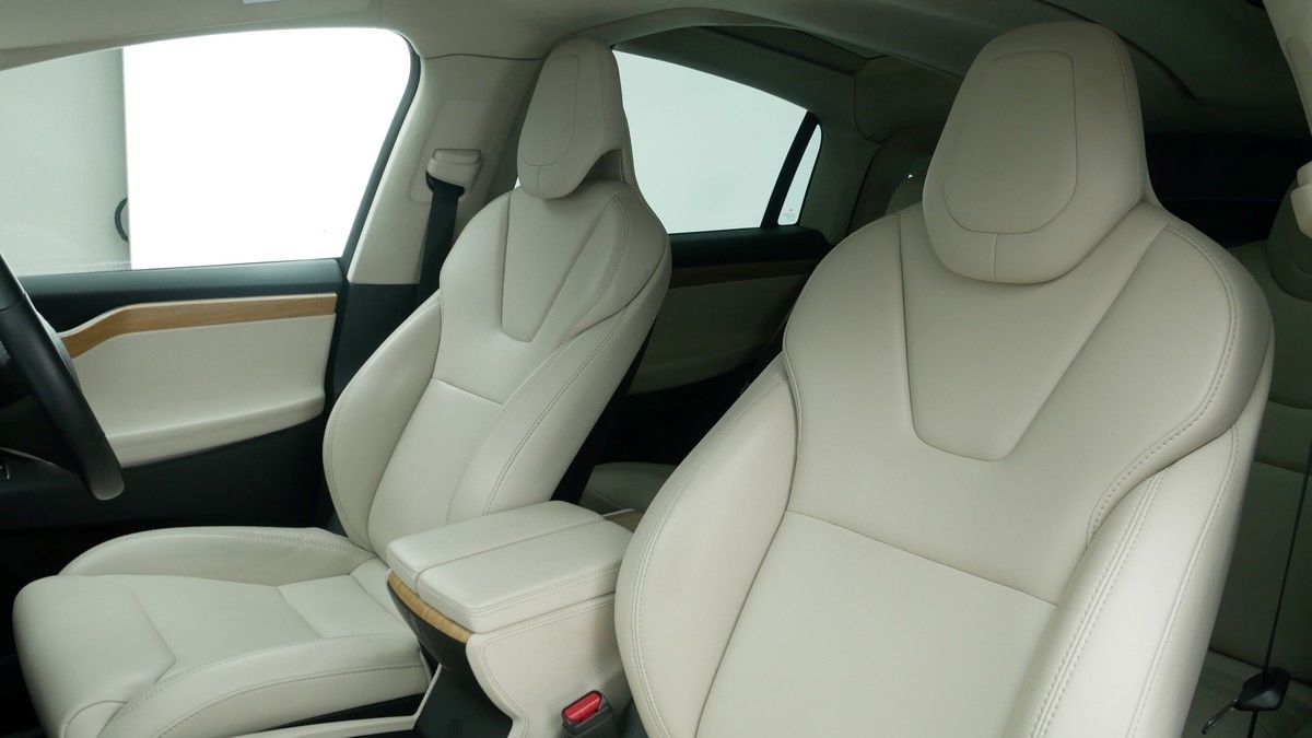 Tesla Model X Image 4