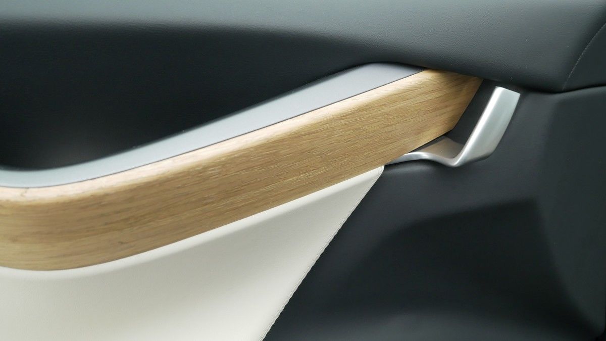 Tesla Model X Image 13