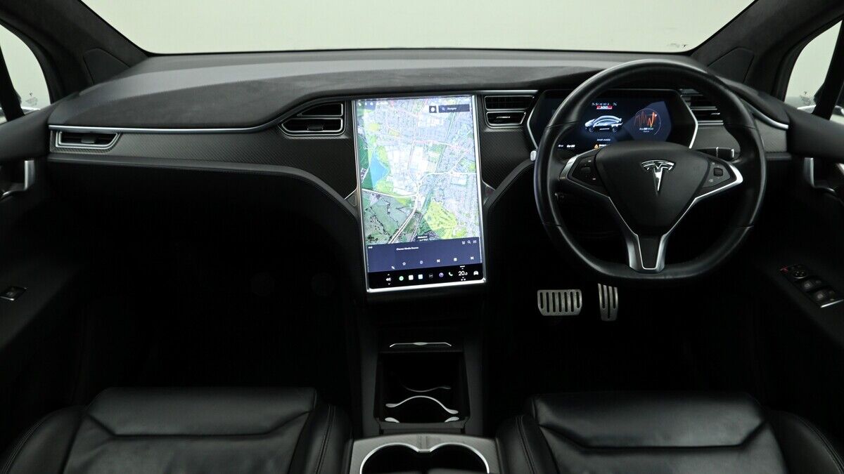 Tesla Model X Image 14