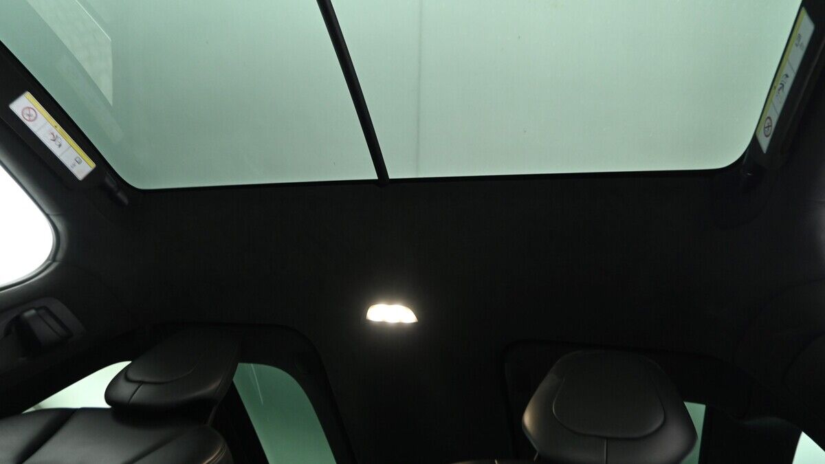 Tesla Model X Image 2