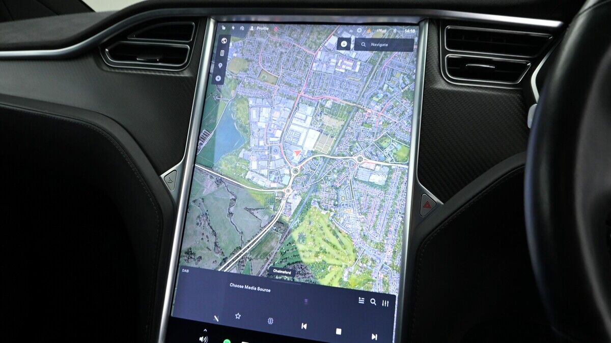 Tesla Model X Image 11