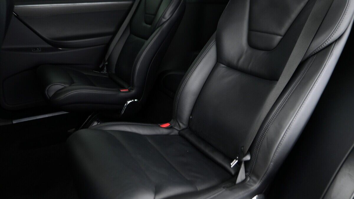 Tesla Model X Image 5