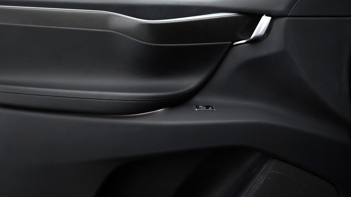 Tesla Model X Image 13