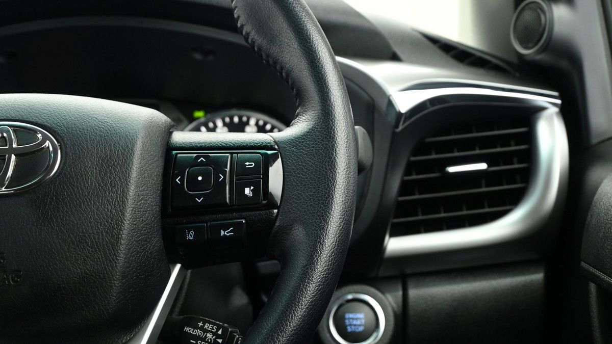 Toyota Hilux Image 15