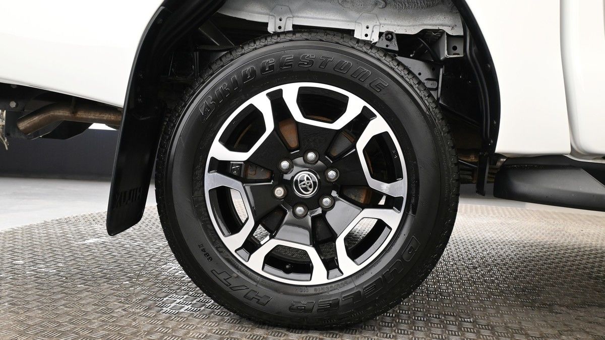 Toyota Hilux Image 9