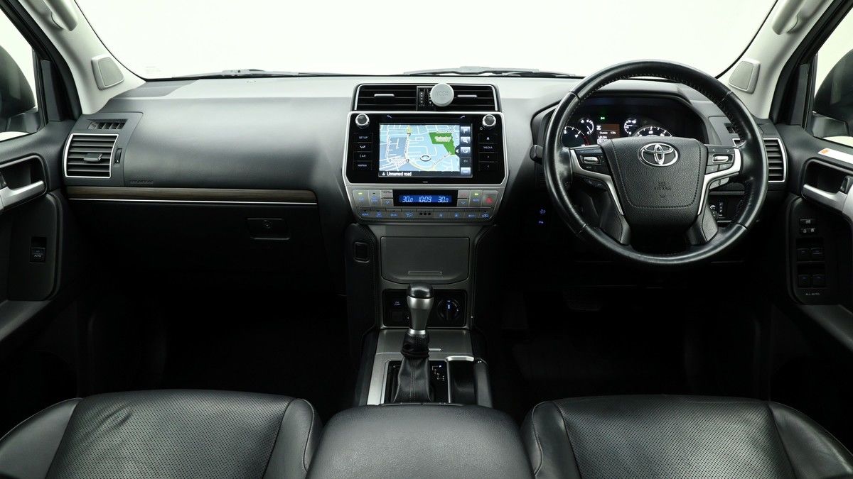 Toyota Land Cruiser Image 13